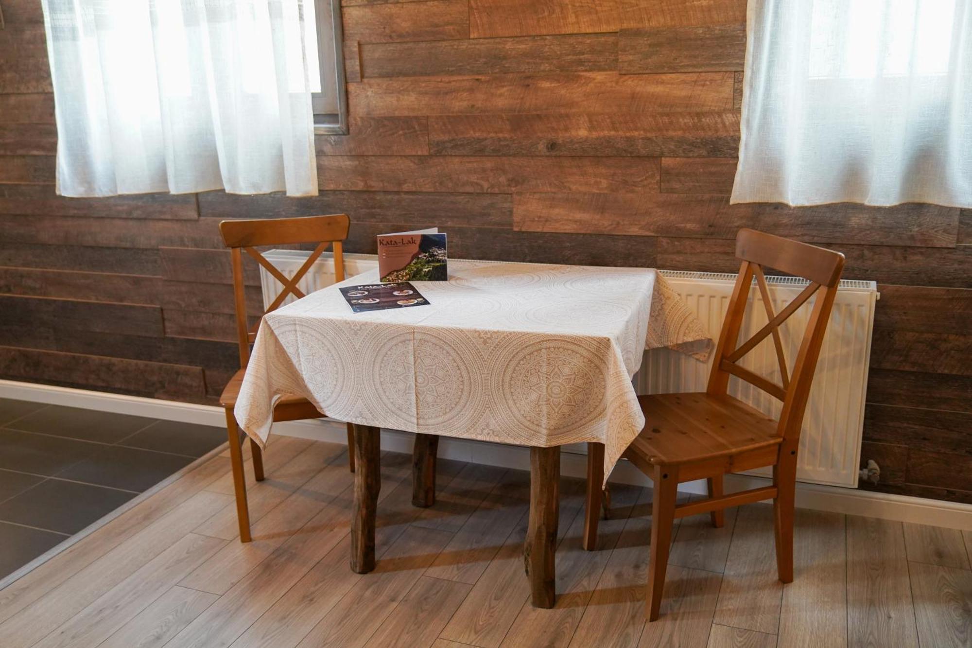 Kata - Lak Hotel Бъйле Тушнад Екстериор снимка